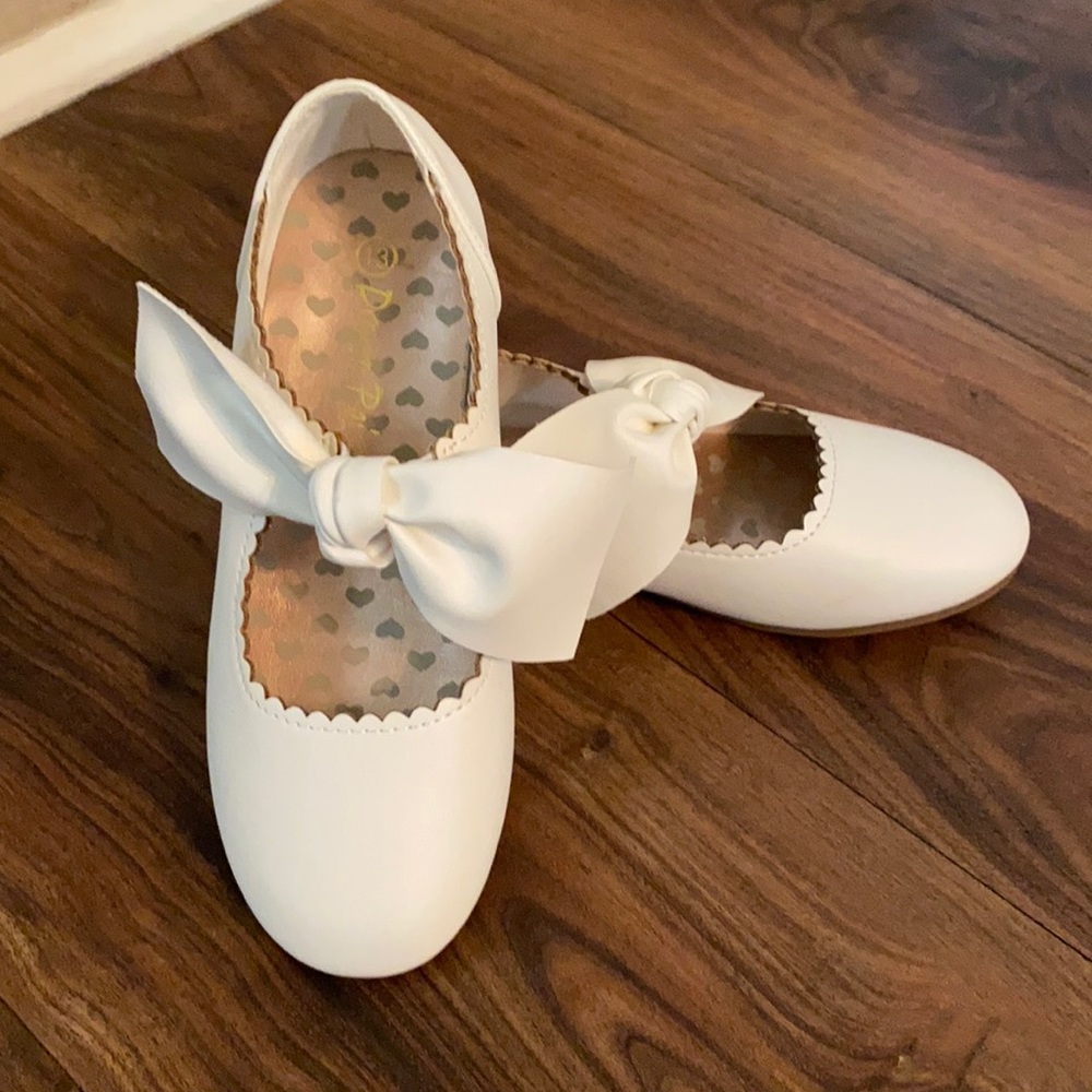 Never worn- dream pairs - size 13 flats